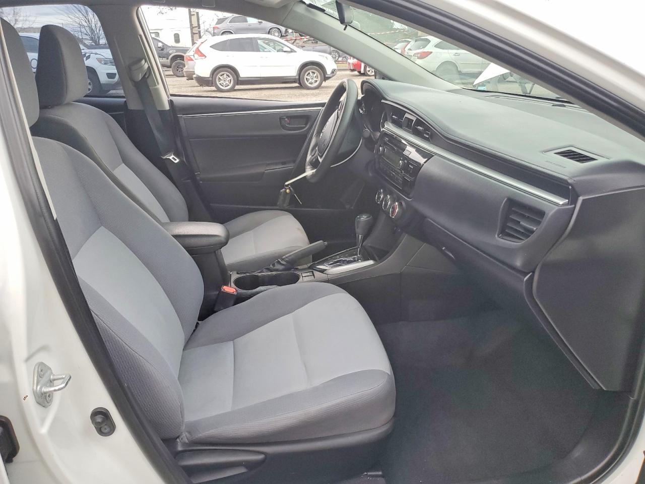2014 TOYOTA COROLLA L photo 7