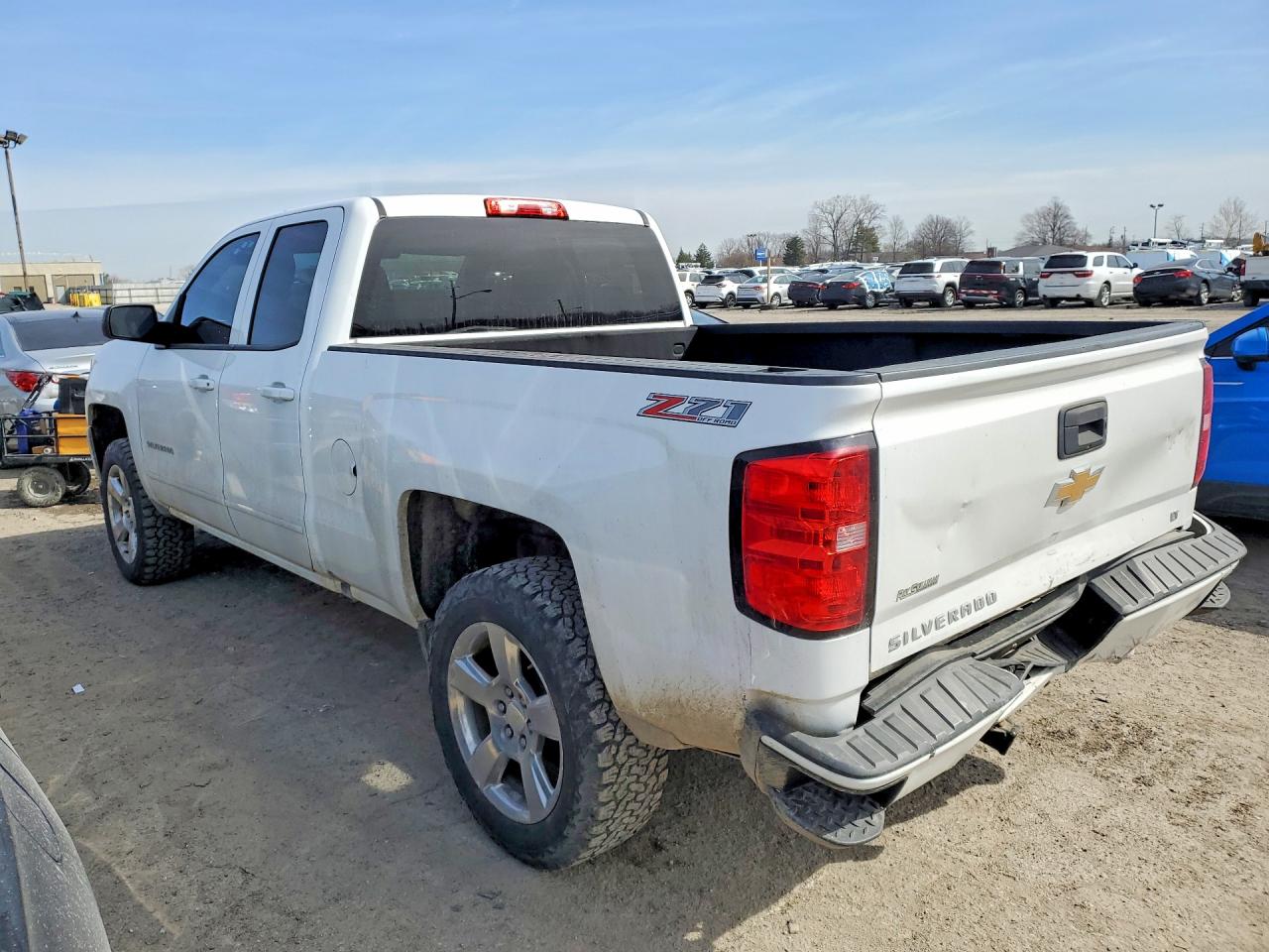 2016 CHEVROLET SILVERADO K1500 LT photo 4