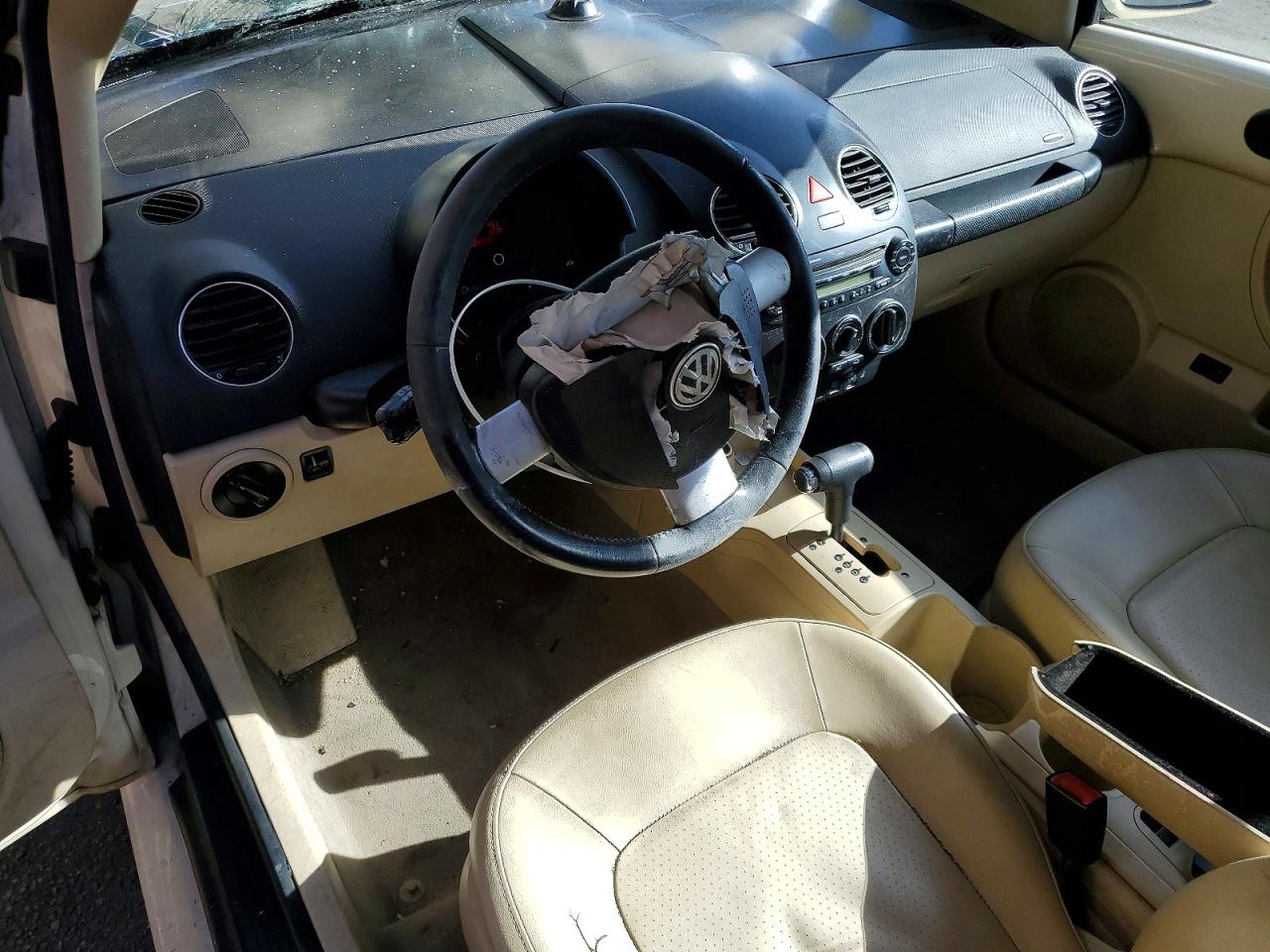 2008 VOLKSWAGEN NEW BEETLE CONVERTIBLE SE photo 22