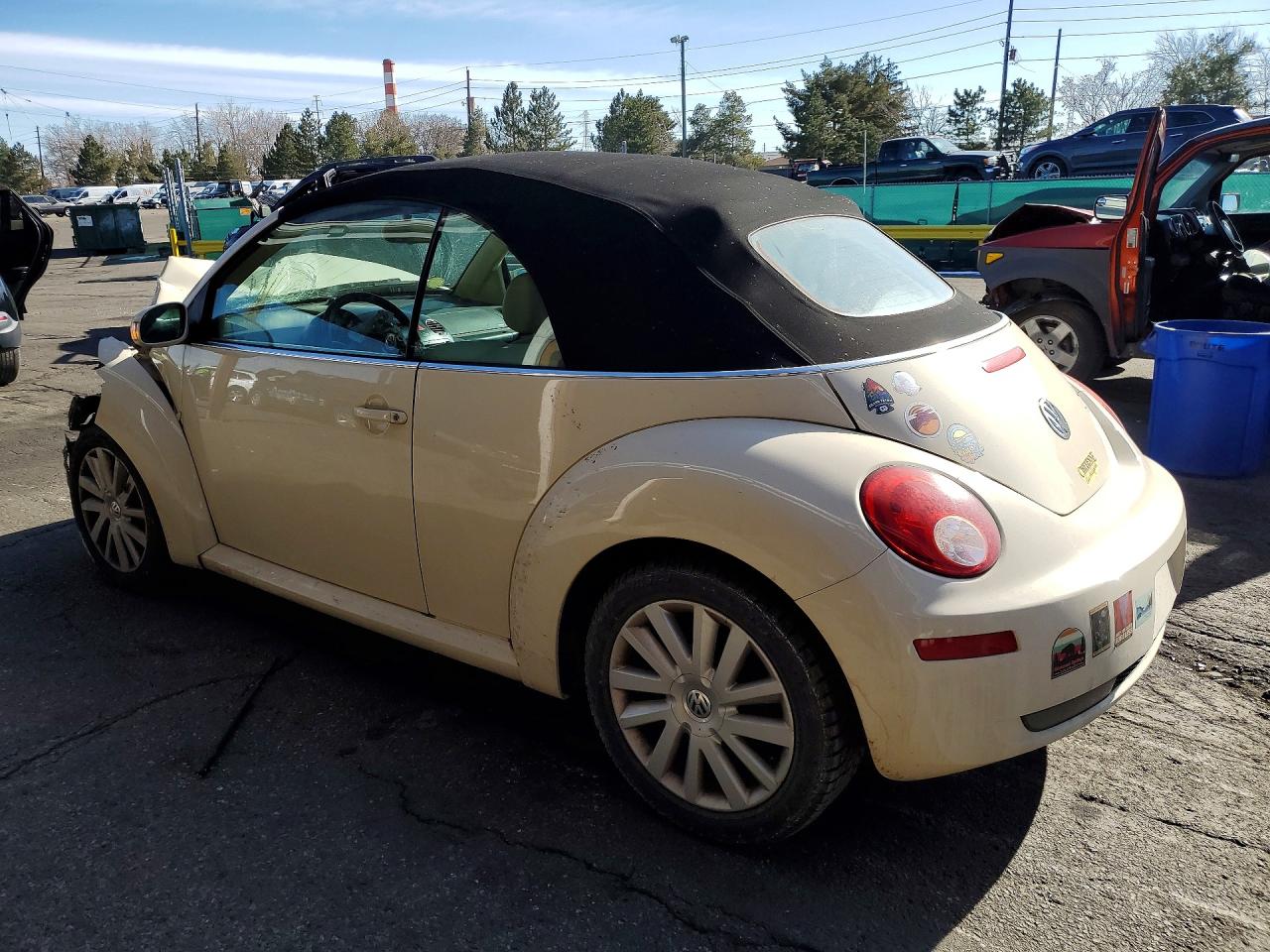 2008 VOLKSWAGEN NEW BEETLE CONVERTIBLE SE photo 4