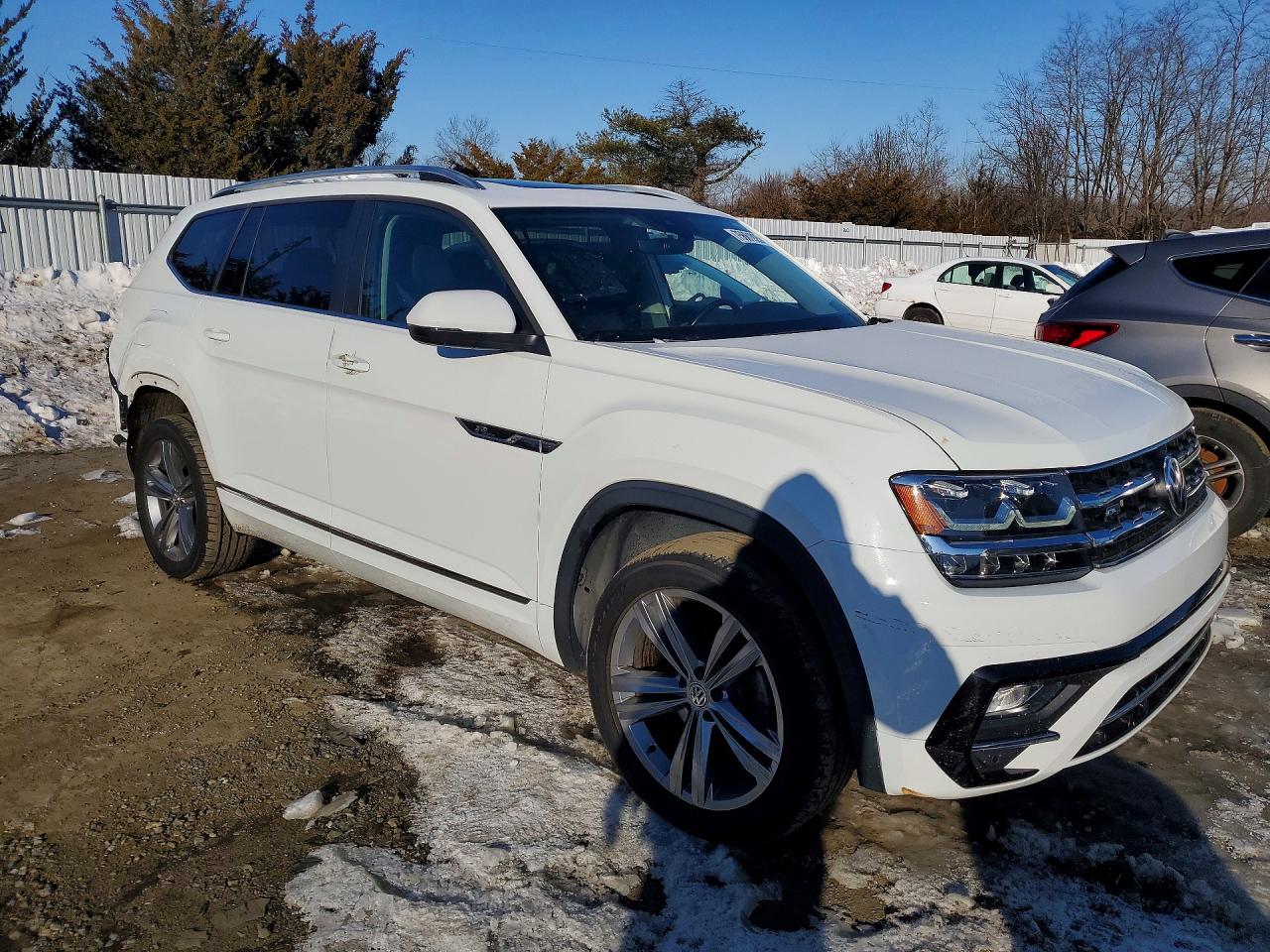 2018 VOLKSWAGEN ATLAS SEL photo 4