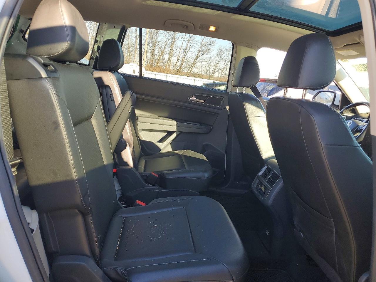 2018 VOLKSWAGEN ATLAS SEL photo 11