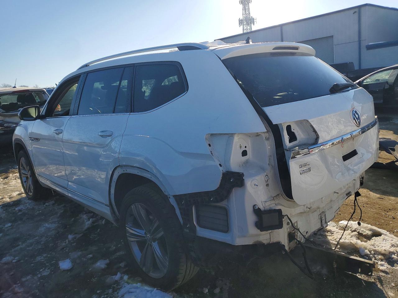 2018 VOLKSWAGEN ATLAS SEL photo 2