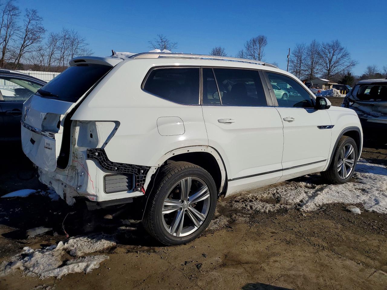 2018 VOLKSWAGEN ATLAS SEL photo 3