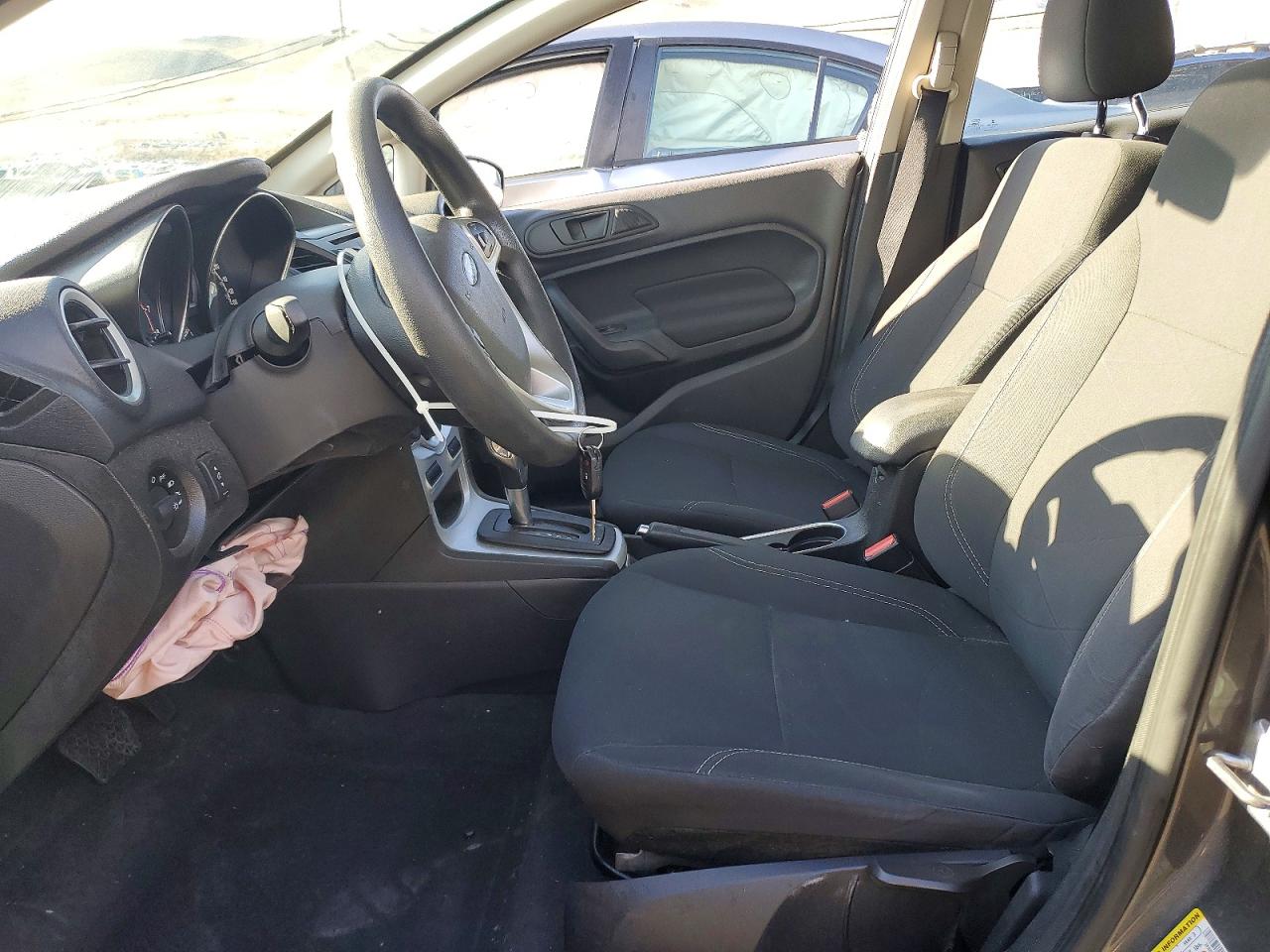 2018 FORD FIESTA SE photo 13
