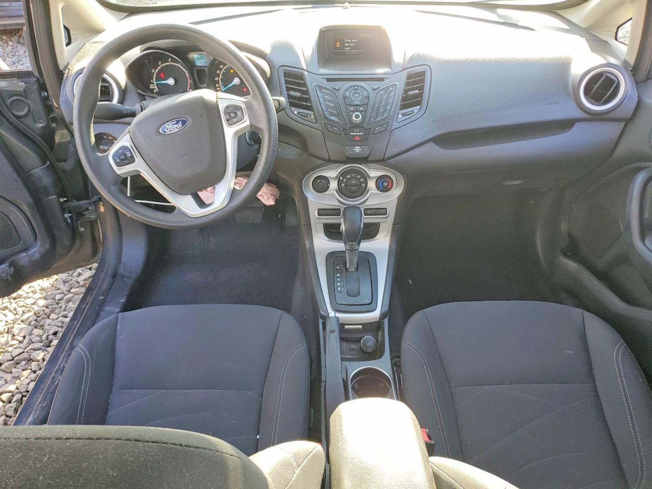 2018 FORD FIESTA SE photo 15