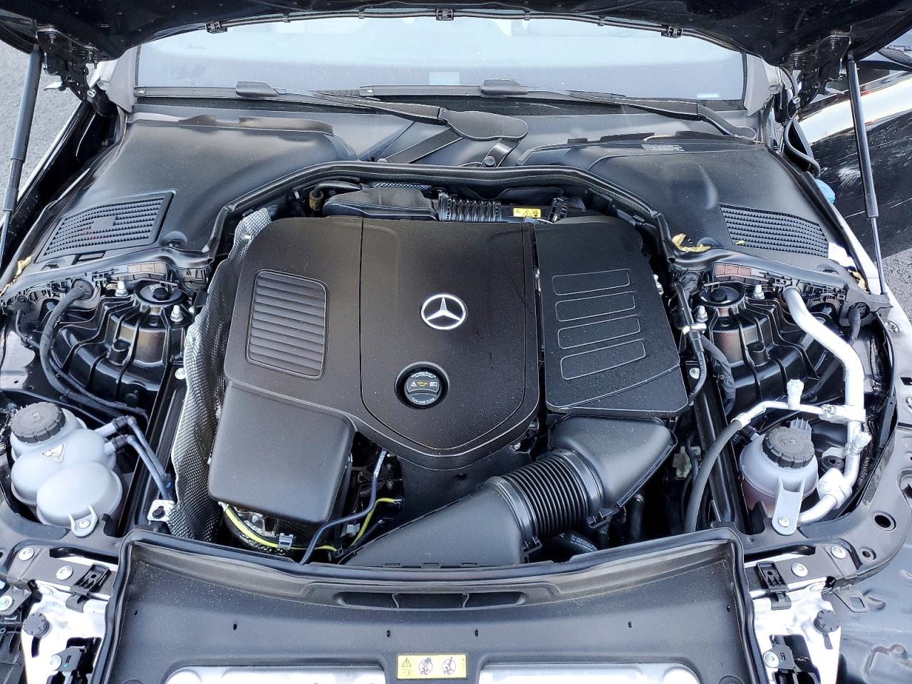 2025 MERCEDES-BENZ C 300 photo 11