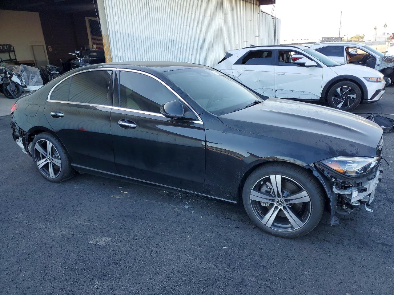 2025 MERCEDES-BENZ C 300 photo 4