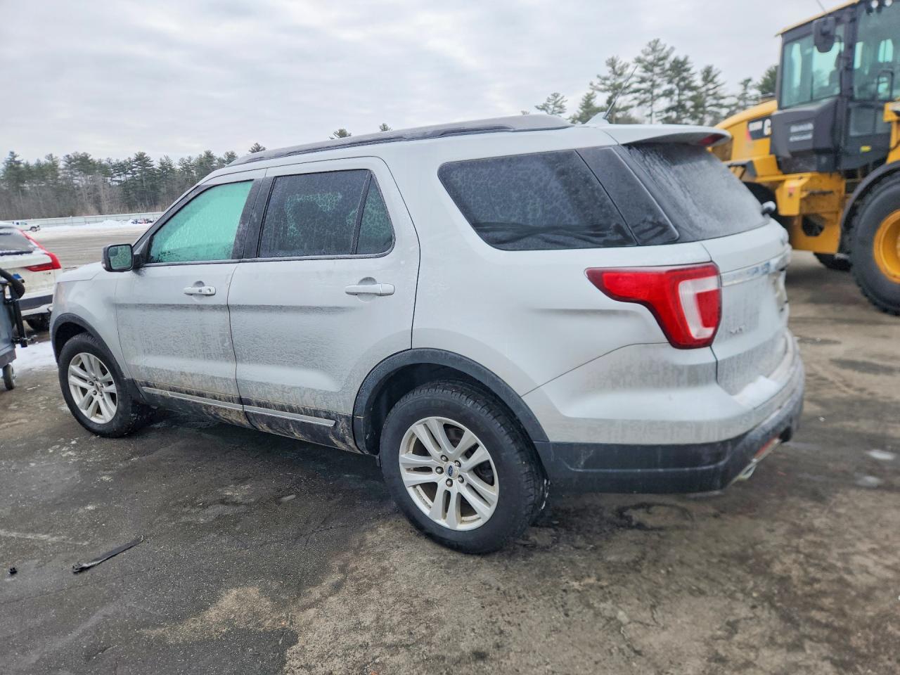 2018 FORD EXPLORER XLT photo 2