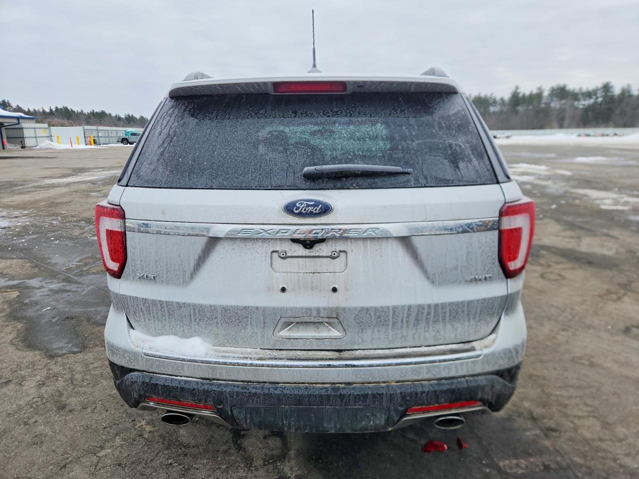2018 FORD EXPLORER XLT photo 6