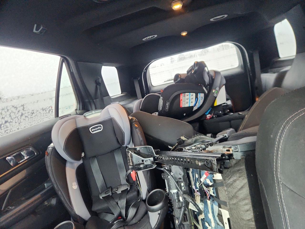 2018 FORD EXPLORER XLT photo 10