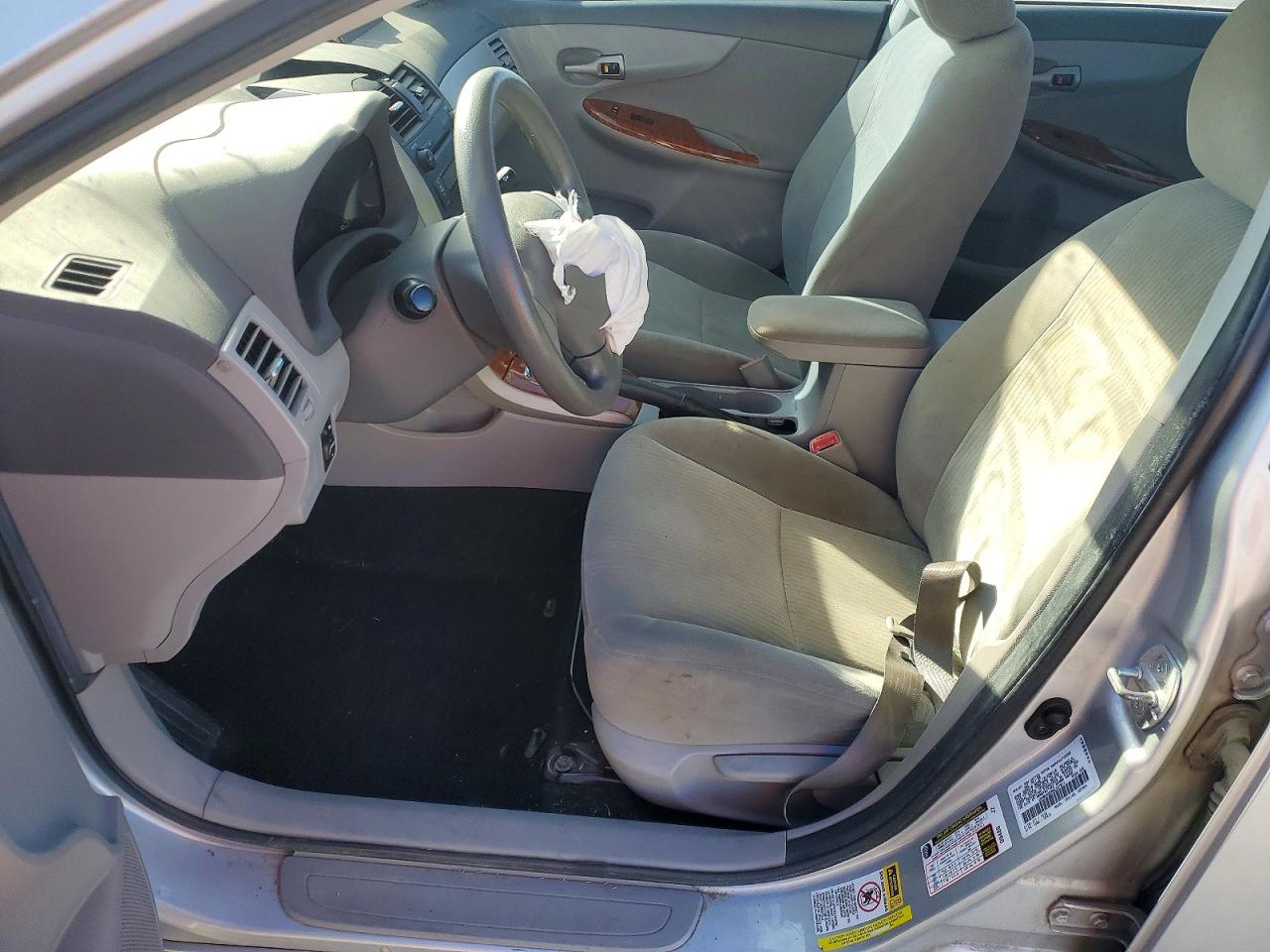 2009 TOYOTA COROLLA photo 13