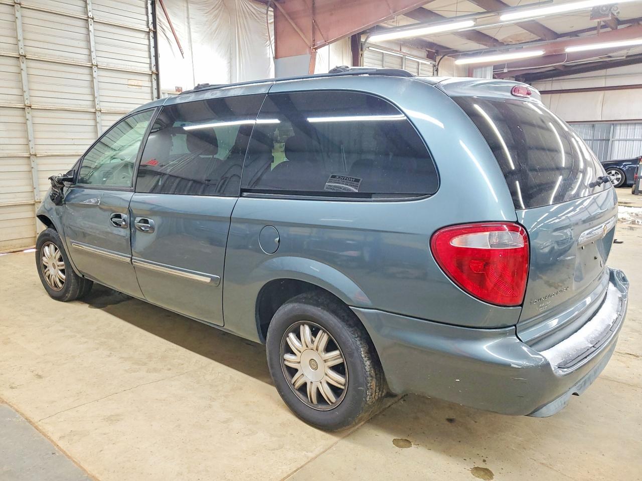 2006 CHRYSLER TOWN & COUNTRY TOURING photo 4