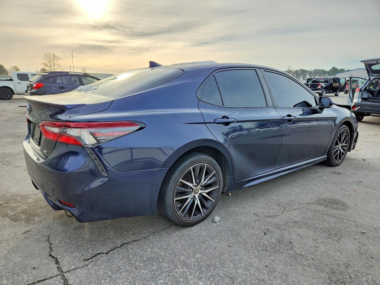 2022 TOYOTA CAMRY SE photo 7