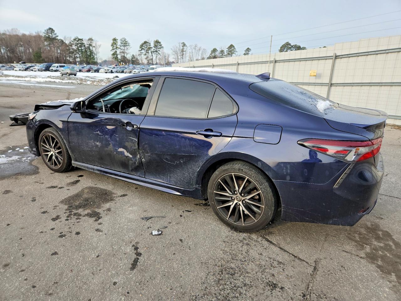2022 TOYOTA CAMRY SE photo 4