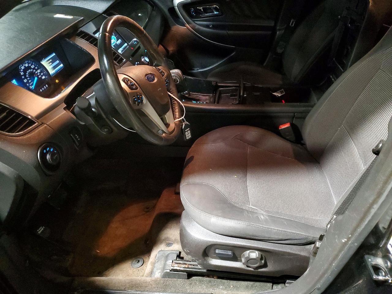 2015 FORD TAURUS SEL photo 19
