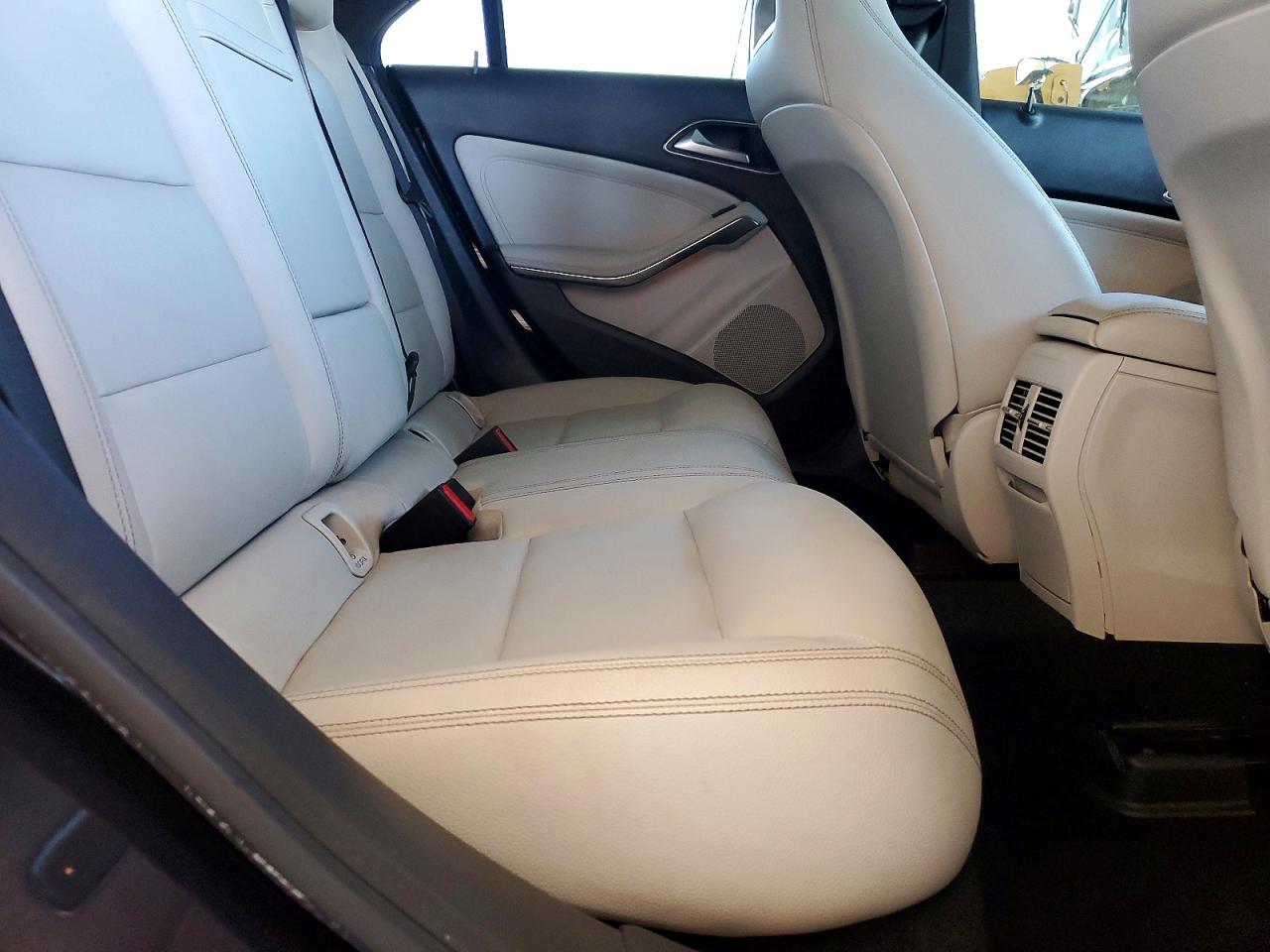 2016 MERCEDES-BENZ CLA 250 photo 28