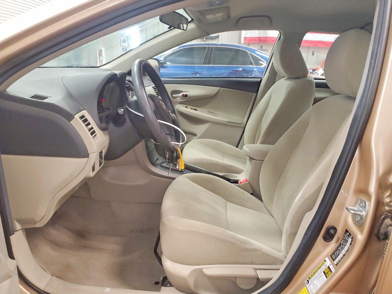 2012 TOYOTA COROLLA L photo 13