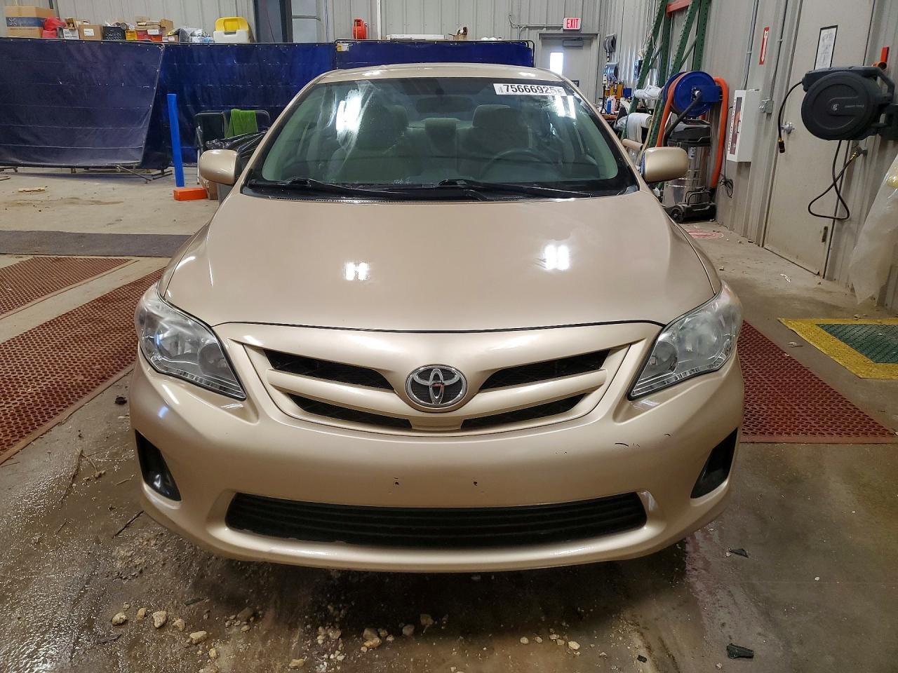 2012 TOYOTA COROLLA L photo 9
