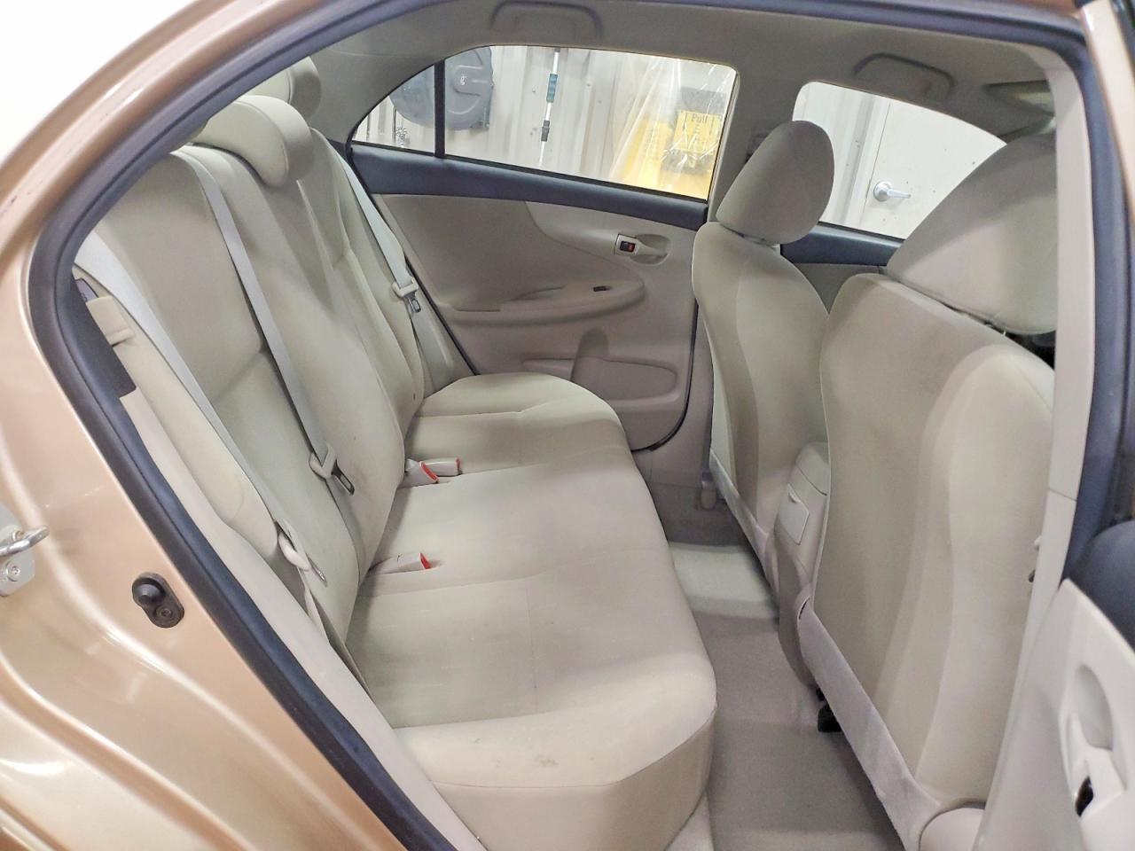 2012 TOYOTA COROLLA L photo 19