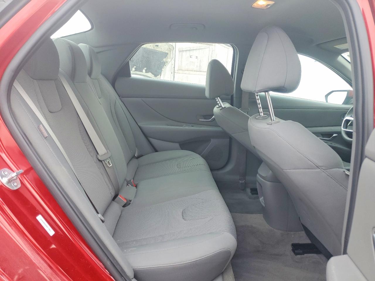 2025 HYUNDAI ELANTRA SE photo 19