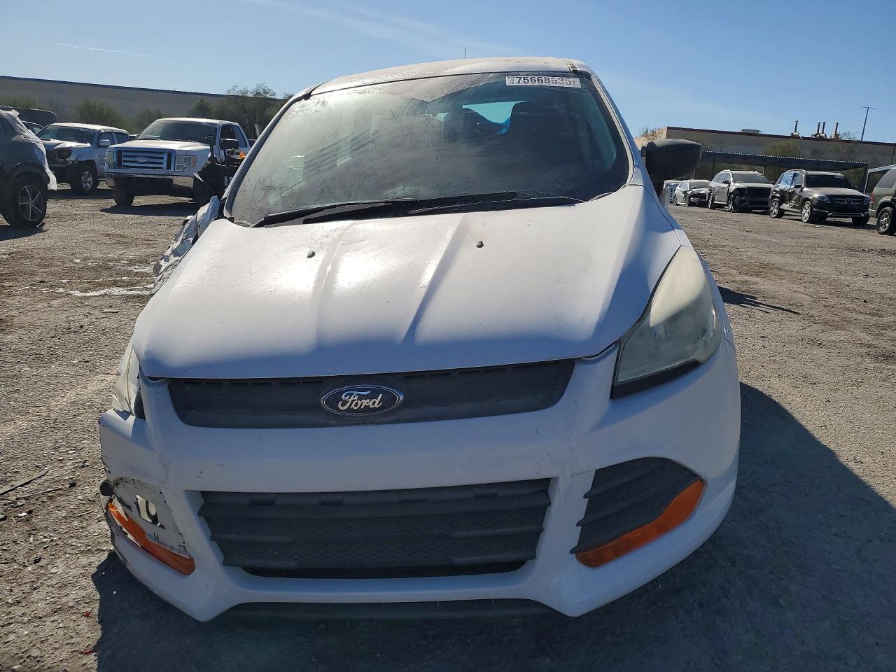 2016 FORD ESCAPE S photo 5