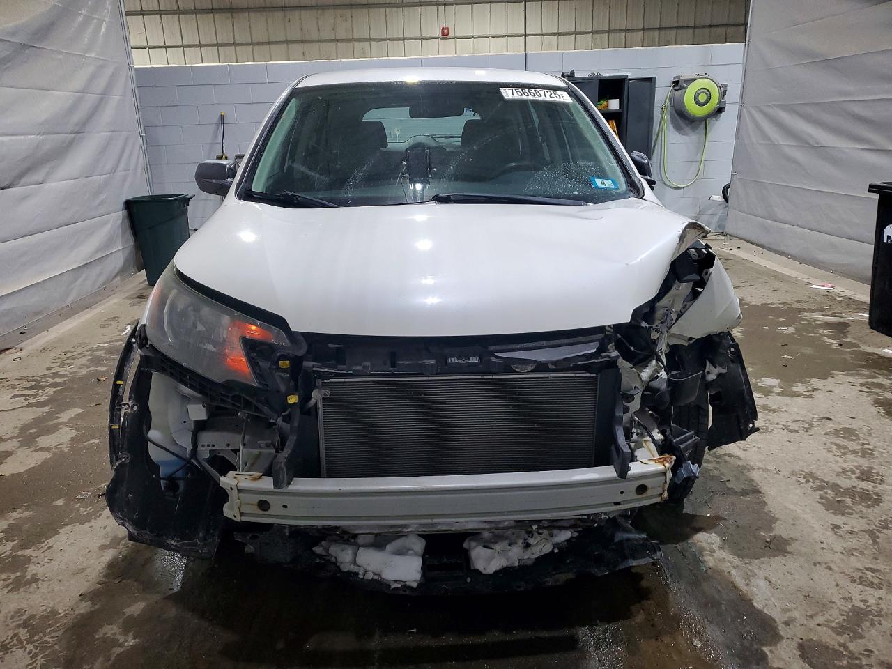 2014 HONDA CR-V LX photo 5