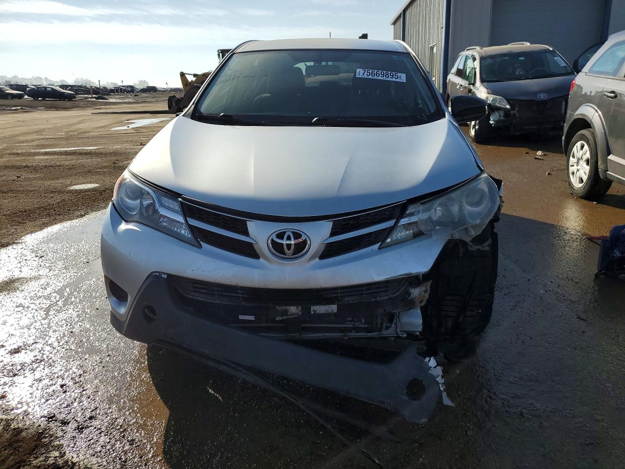 2014 TOYOTA RAV4 LE photo 13