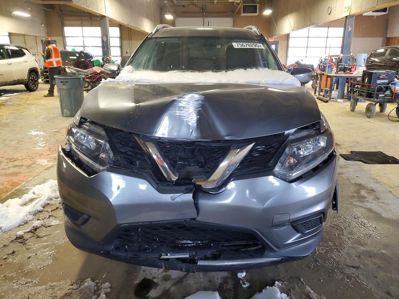 2016 NISSAN ROGUE S photo 5