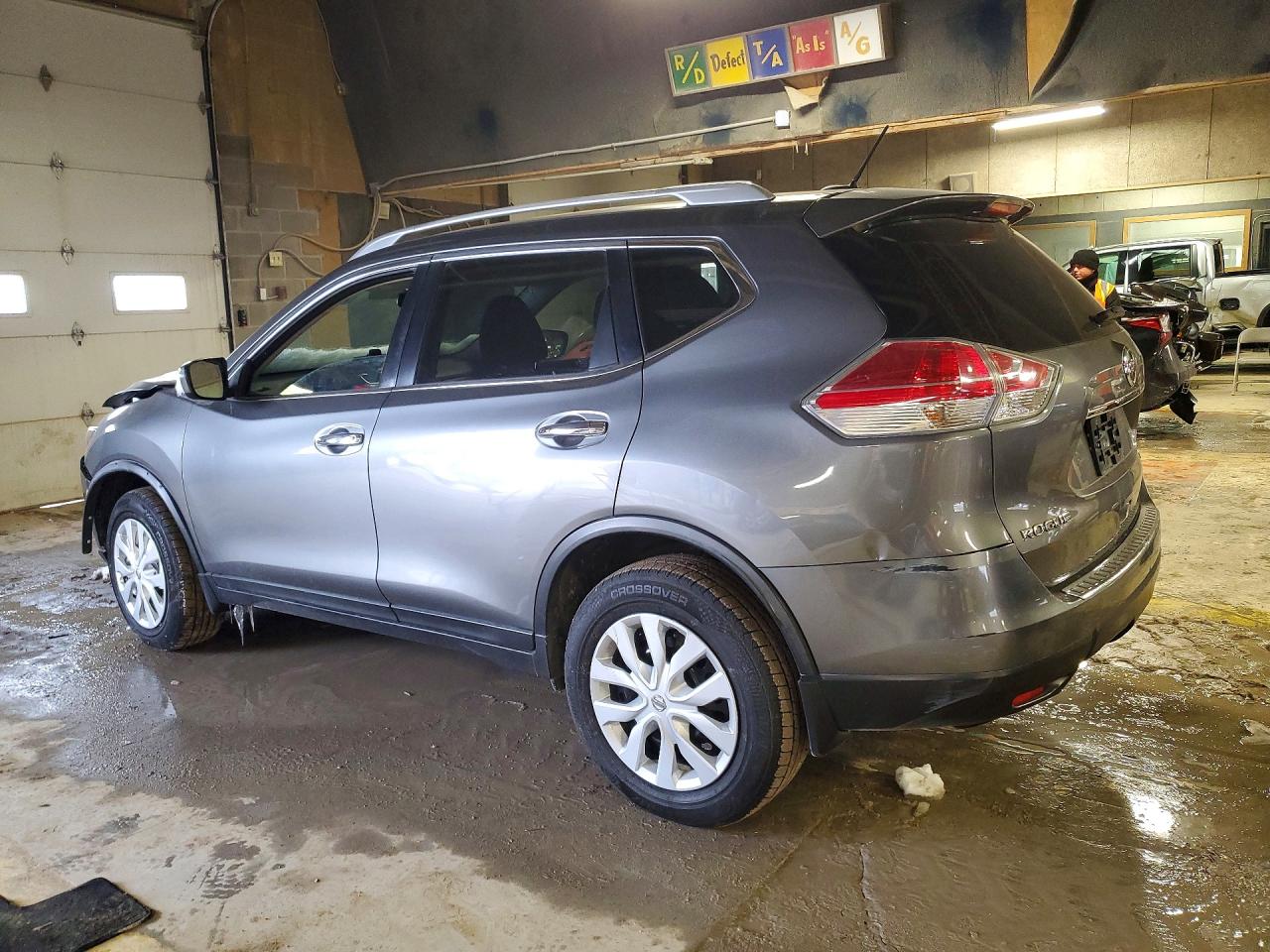 2016 NISSAN ROGUE S photo 2