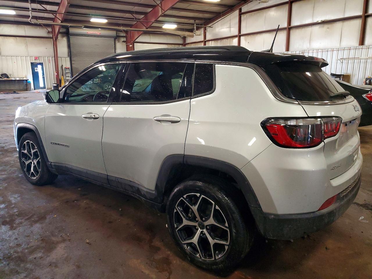 2025 JEEP COMPASS LIMITED photo 4