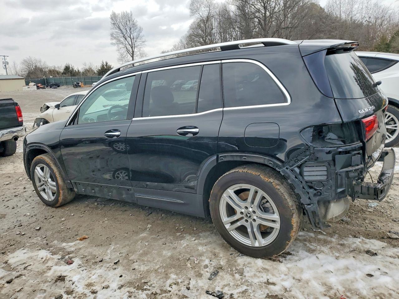 2020 MERCEDES-BENZ GLB 250 photo 3