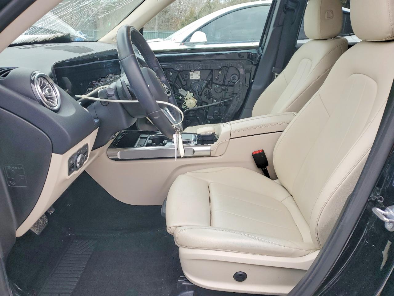 2020 MERCEDES-BENZ GLB 250 photo 13