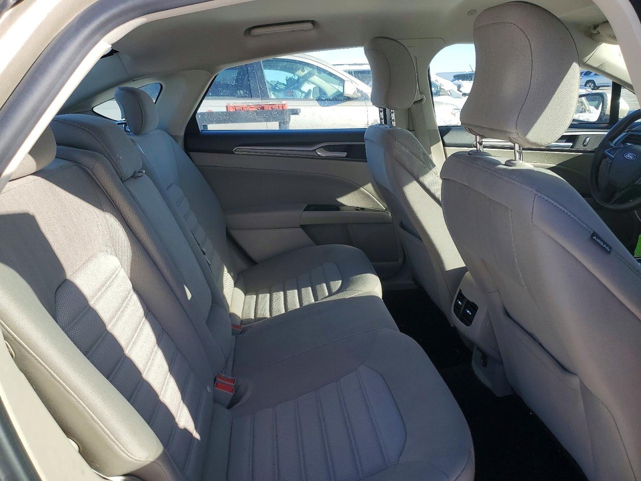 2019 FORD FUSION SE photo 19