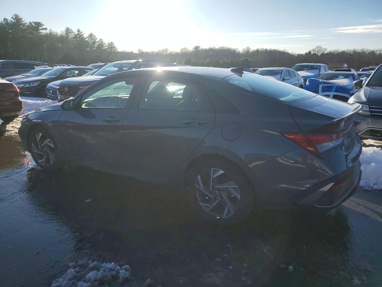 2025 HYUNDAI ELANTRA SEL SPORT photo 4