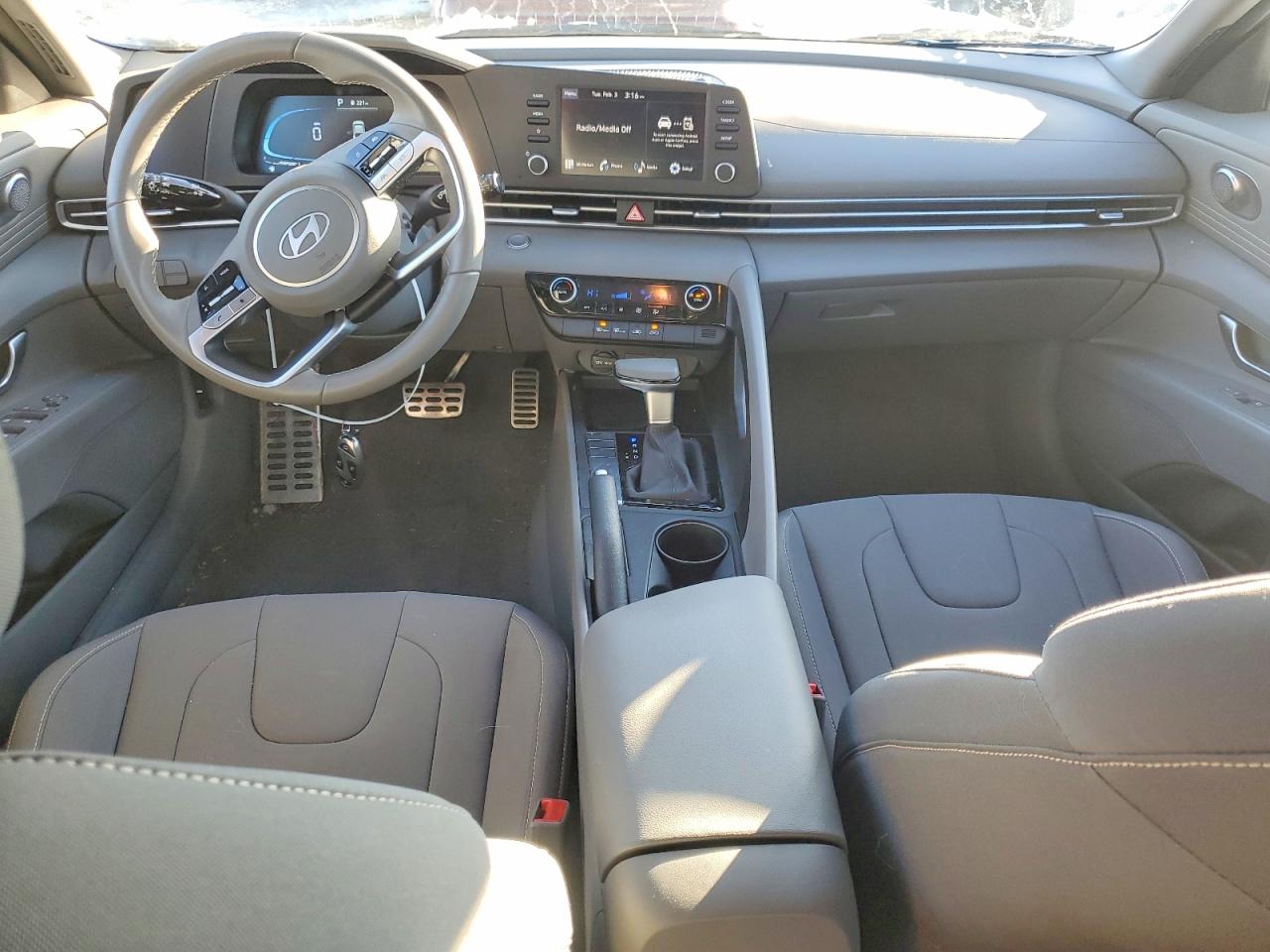 2025 HYUNDAI ELANTRA SEL SPORT photo 22