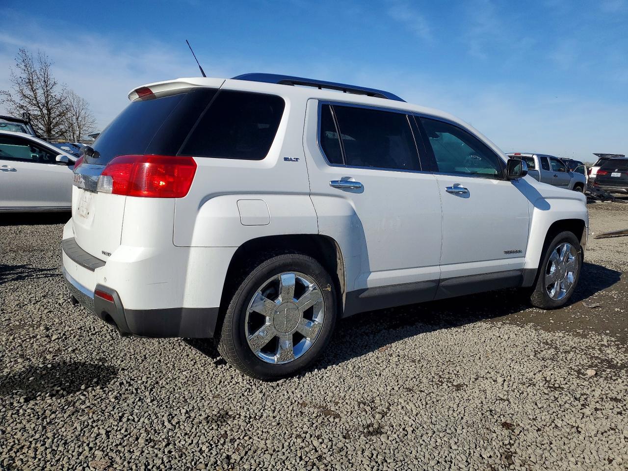 2011 GMC TERRAIN SLT photo 5