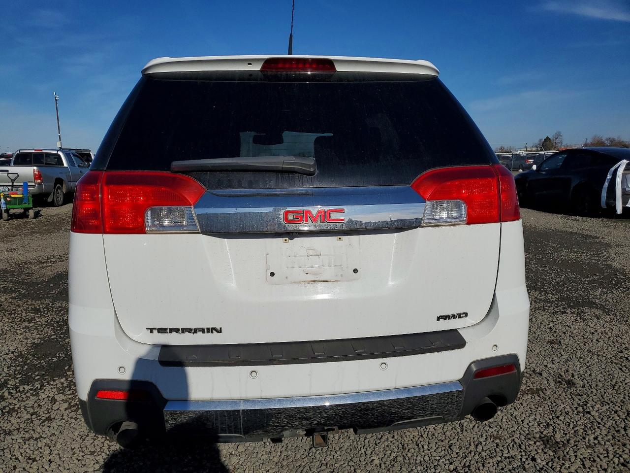 2011 GMC TERRAIN SLT photo 11