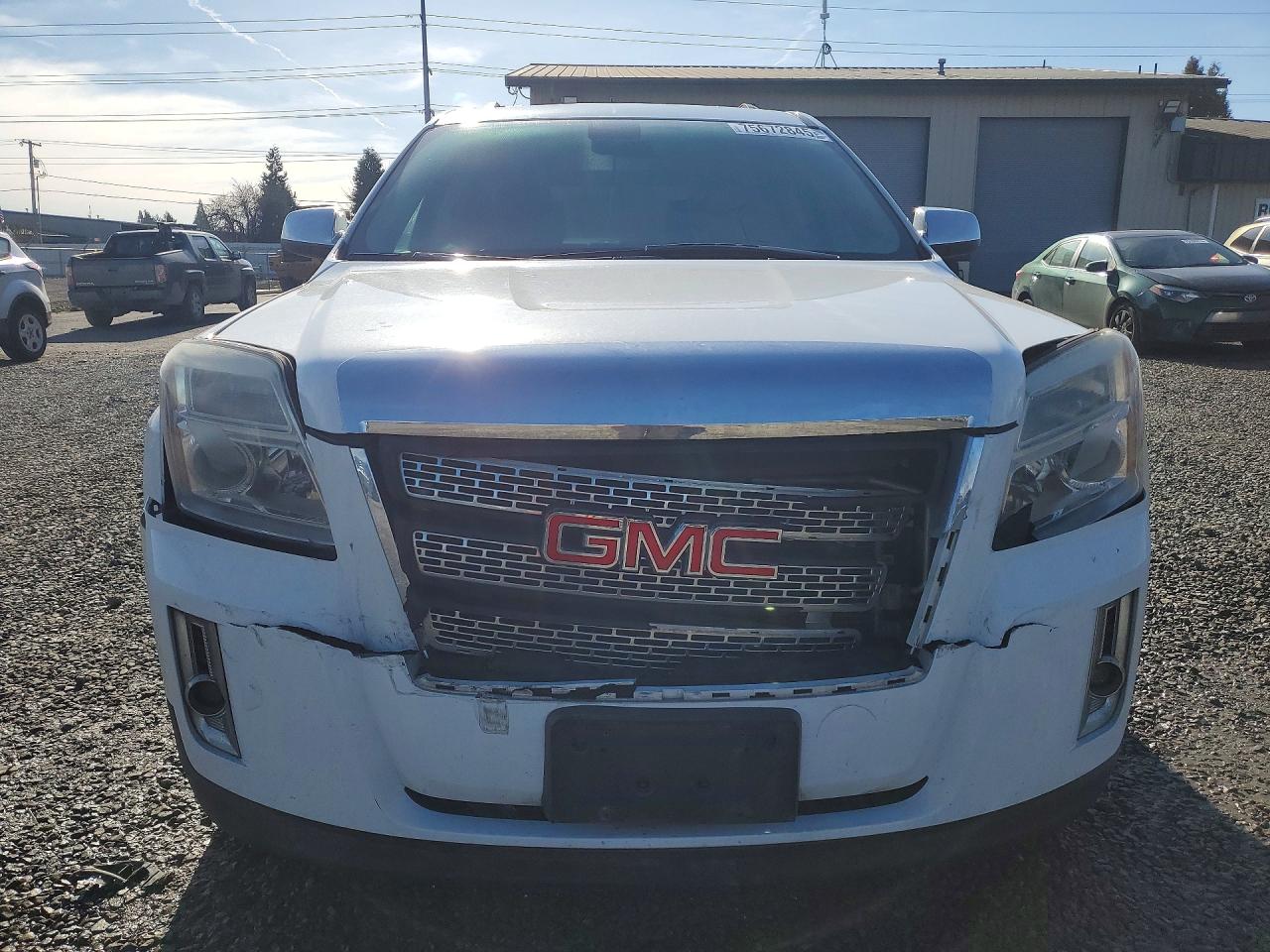 2011 GMC TERRAIN SLT photo 9