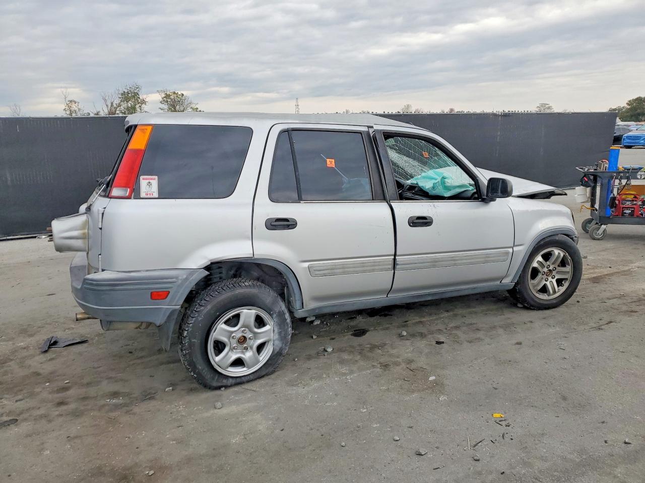 1999 HONDA CR-V LX photo 3
