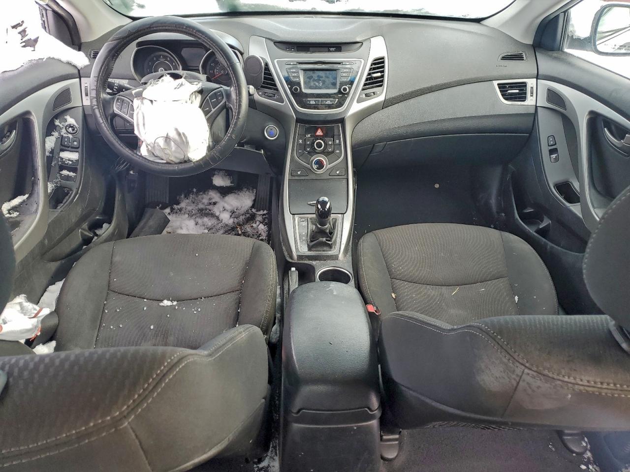 2016 HYUNDAI ELANTRA photo 8