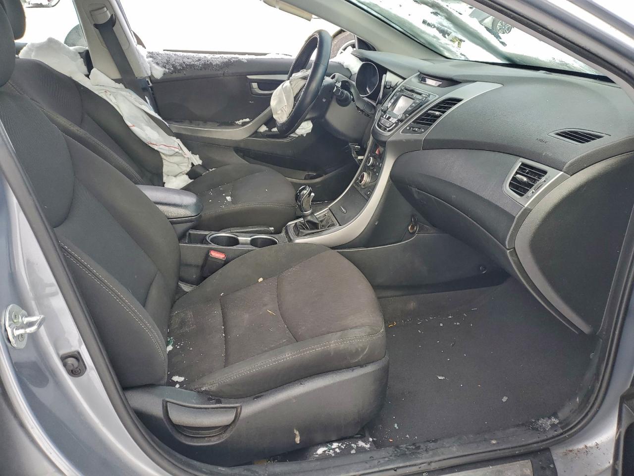 2016 HYUNDAI ELANTRA photo 7