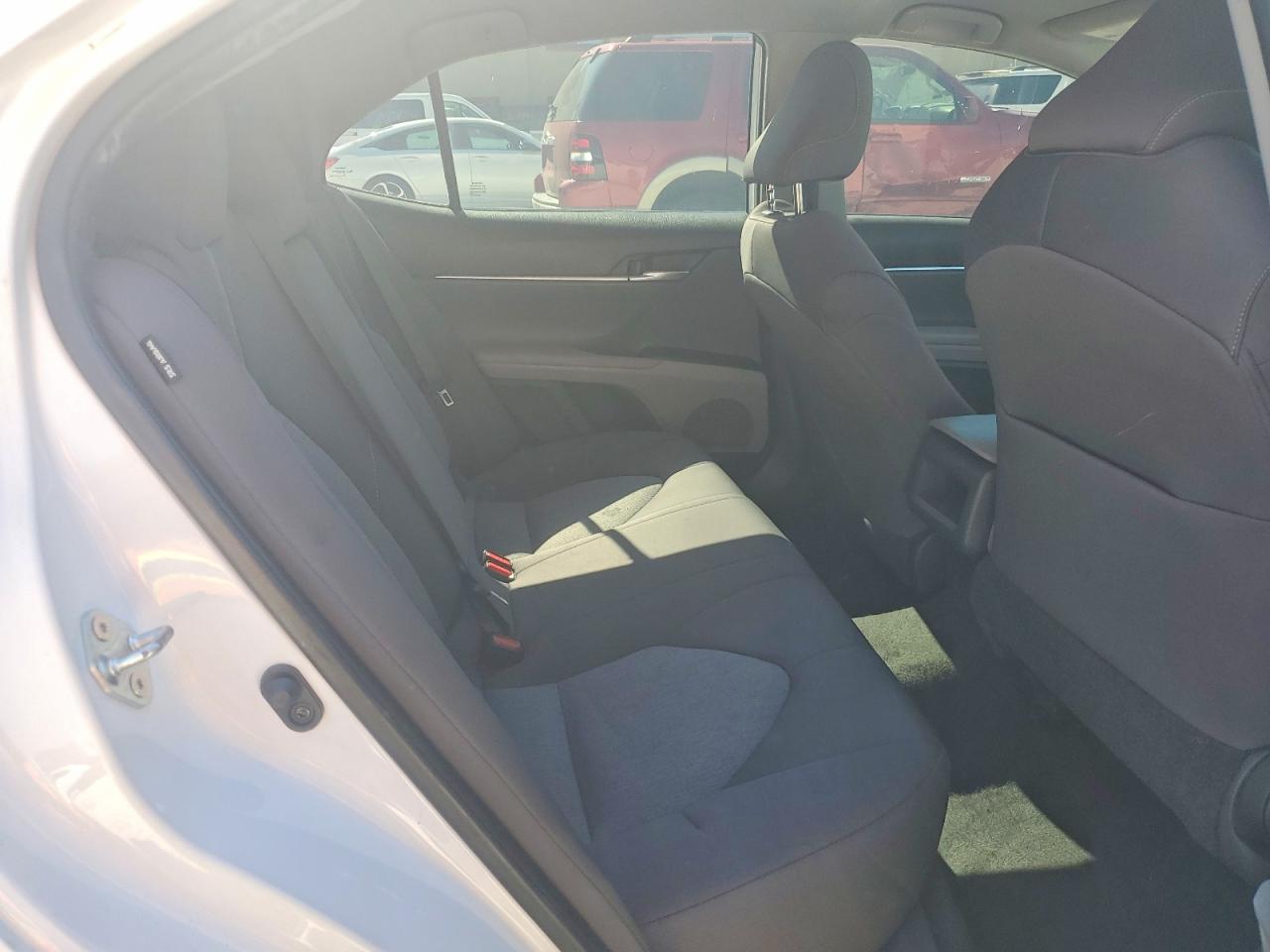 2021 TOYOTA CAMRY LE photo 10