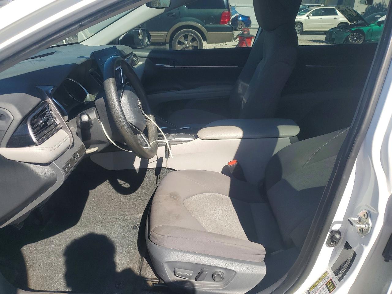 2021 TOYOTA CAMRY LE photo 7