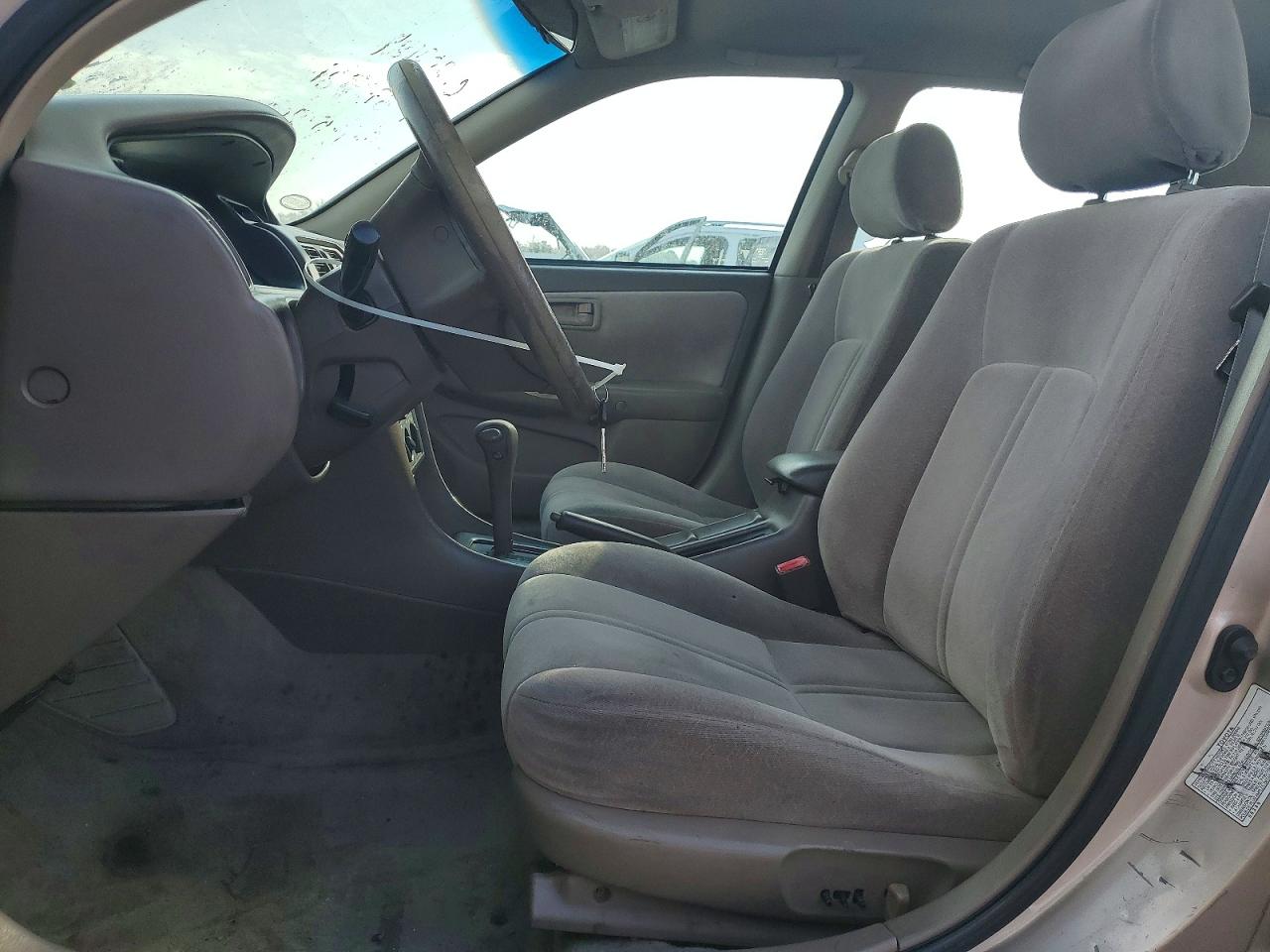 1999 TOYOTA CAMRY LE photo 7