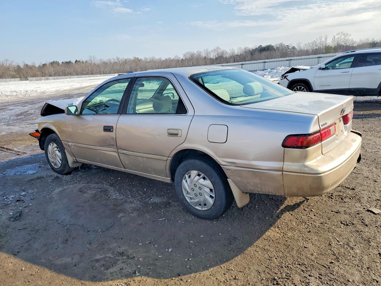 1999 TOYOTA CAMRY LE photo 2