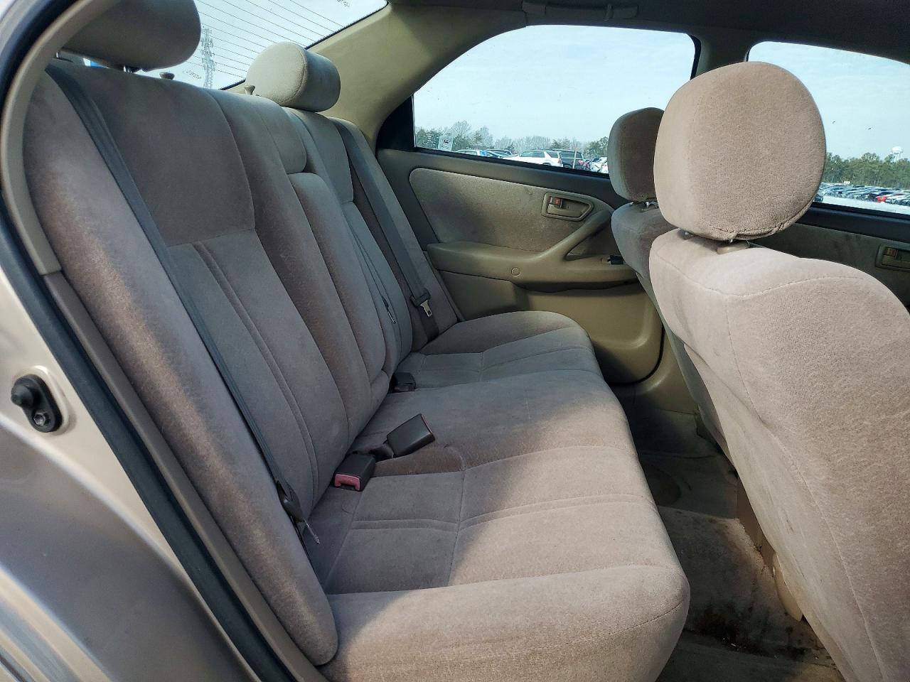 1999 TOYOTA CAMRY LE photo 10