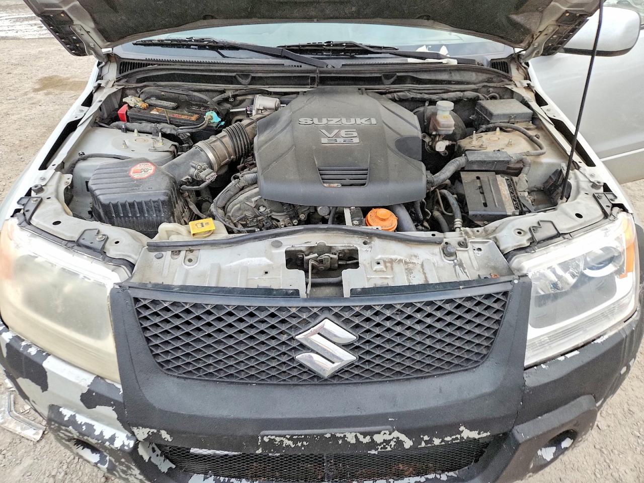 2010 SUZUKI GRAND VITARA JLX photo 12