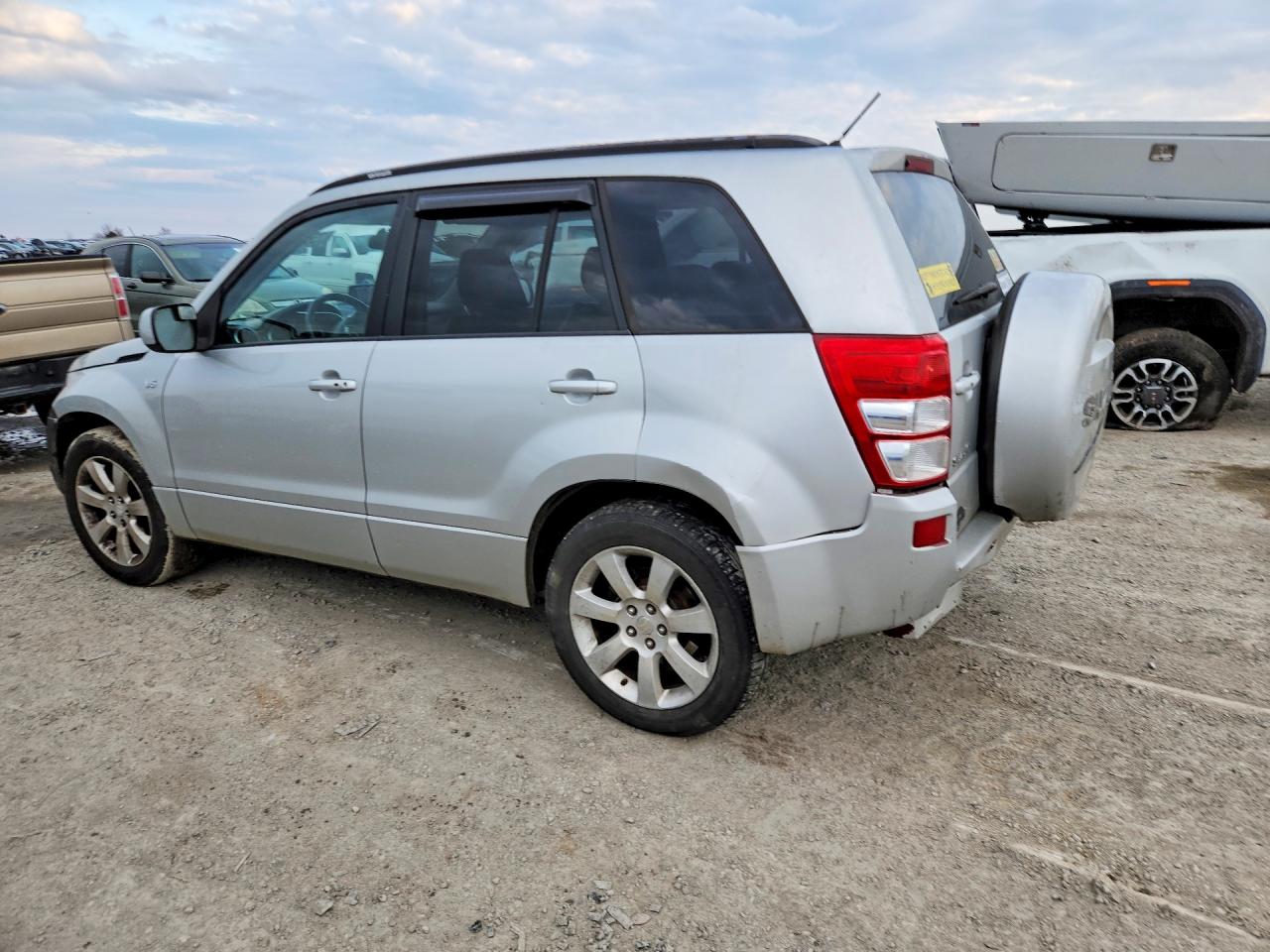 2010 SUZUKI GRAND VITARA JLX photo 2