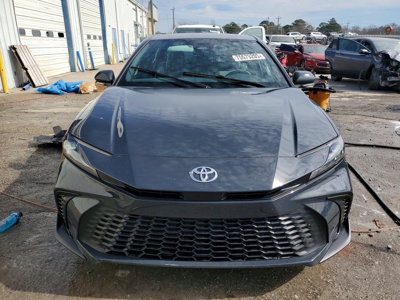 2025 TOYOTA CAMRY SE photo 9